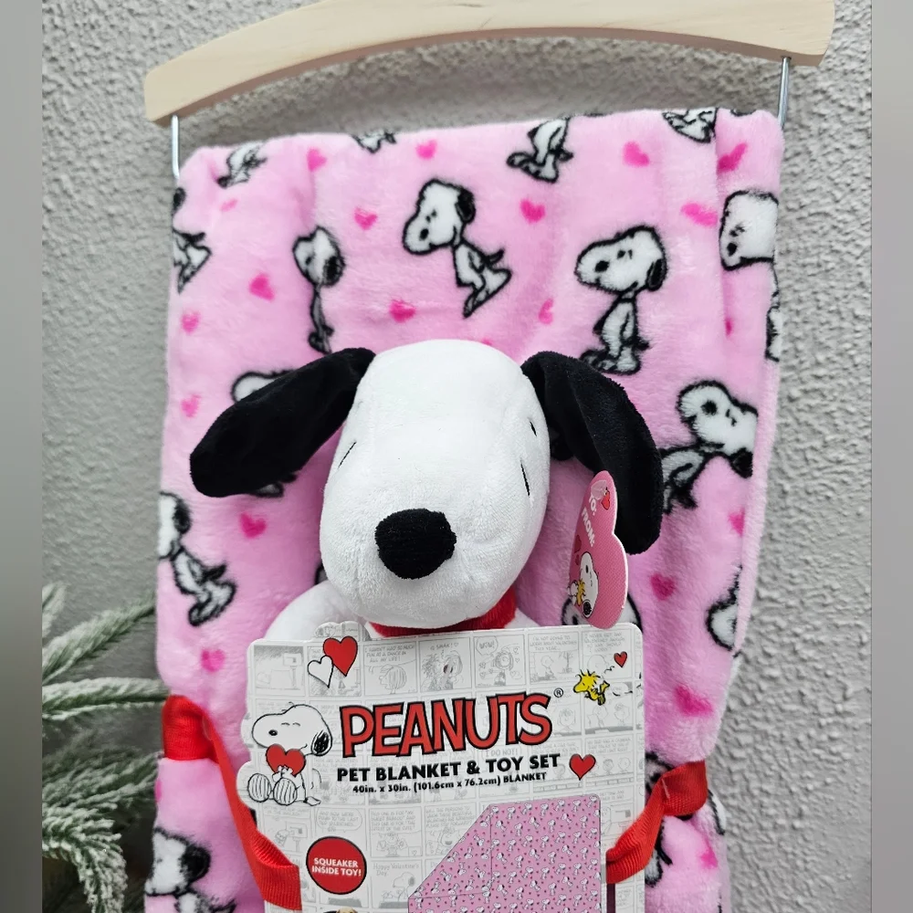 Nwt Peanuts Snoopy Valentine's Day Pet blanket and Squeak toy in Pink and white - Picture 7 of 13